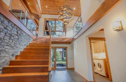 Lake Forest Casa | Stone Peak Lodge