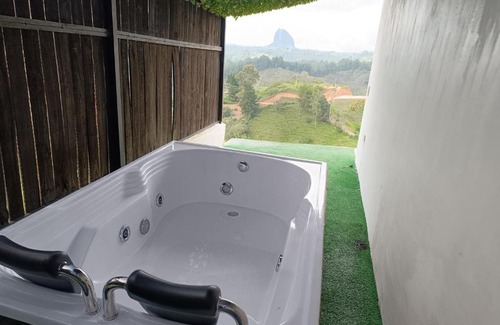 El Penol Otro | Stone's chalets Guatapé