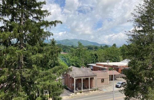 Bryson City Hotel | Stonebrook Lodge Bryson City