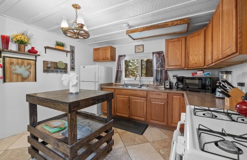 Big Bear Lake Cabina | StoneHauz Cabin built in 1926