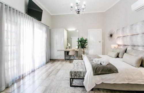 Langenhoven Park Casa | Stonehill Villa