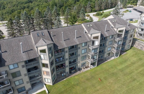 Seven Springs Condominio | Stoneridge 3BR Standard Condo, sleeps 8! by RedAwning - Save 10% on 3 Nights, 15% on 5 Nights!