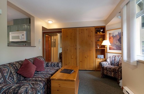 Village North Casa | Stoney Creek Lagoon - Whistler Premier