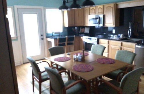 Perry Casa | STORMFIELD WEST Country charm nestled in Perry Mo, 3 miles from Mark Twain Lake