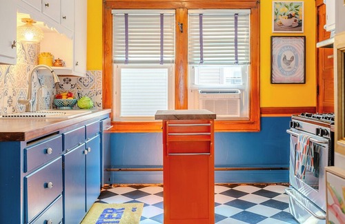 Sheboygan Apartamento | Storybook 2-bedroom apartment 1mi from Lake Michigan