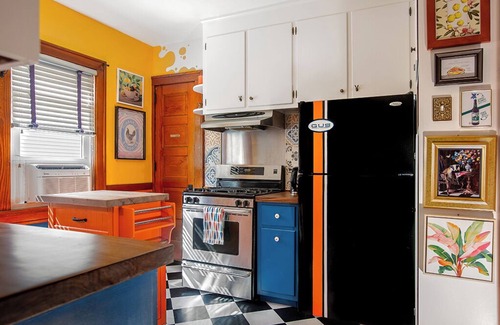 Sheboygan Apartamento | Storybook 2-bedroom apartment 1mi from Lake Michigan