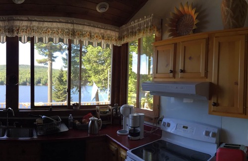 Unity Casa | Storybook House w / Superior Lakeside Location - Cuatro estaciones de diversión - Venga de vacaciones!