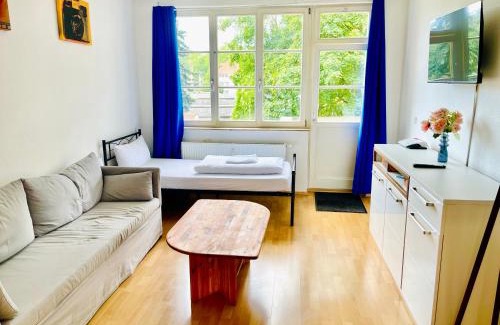 Stotteritz Apartamento | Stötteritz Holiday Apartment - 3 Rooms - 6 People - 5 beds - Balcony - Great public transport 11 minutes to the city