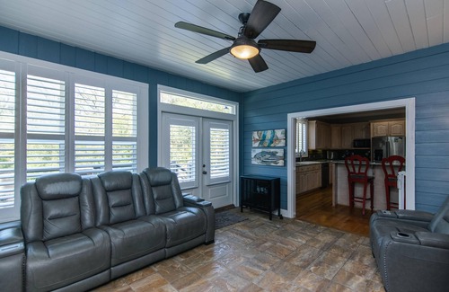Edisto Island Casa | Stowe Away-Deluxe Island Home w/ Private Pool; Pet Friendly; Outdoor Kitchen; 3 Miles to Beach