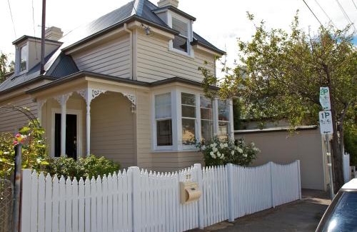 North Hobart Casa | Strahan House