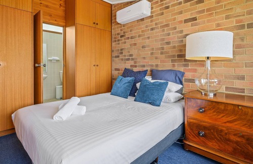 Port Willunga Casa | Strandhus ~ Port Willunga - Rich history, breathtaking ocean views, and fine art ~ experience Port Willunga, authentically