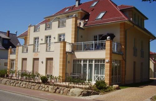 Alt Gaarz Apartamento | Strandläufer Villa Rosita mit Garten