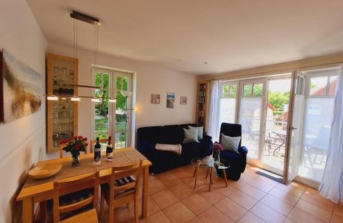 Alt Gaarz Apartamento | Strandläufer Villa Rosita mit Garten