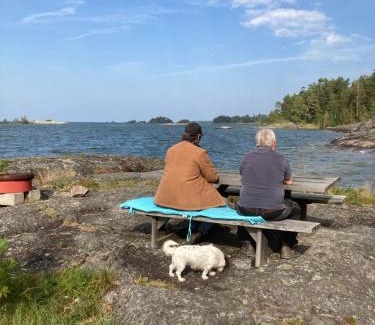 Vargon Cabina | Strandnära Stuga Vänersnäs