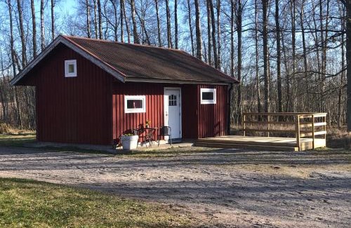 Vargon Cabina | Strandnära Stuga Vänersnäs