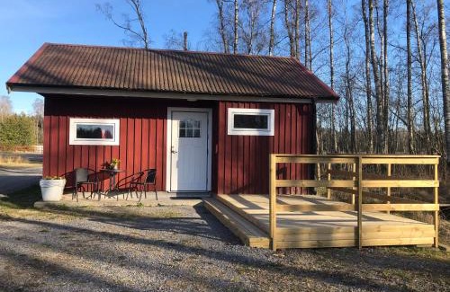 Vargon Cabina | Strandnära Stuga Vänersnäs