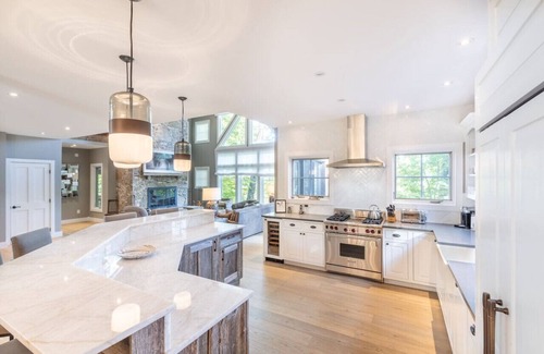 Stratton Mountain Casa | Stratton's Beechwood Ridge 6 Bedrooms & Hot Tub