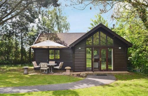 Cheddar Casa | Strawberry Lodge