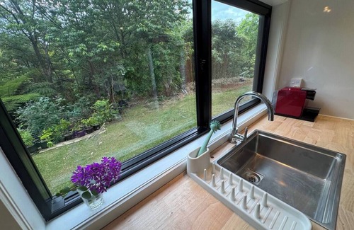 Coromandel Casa | Stream-side Cottage, Driving Creek