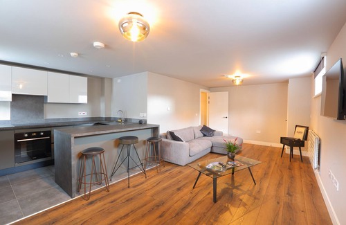 Dyserth Cabaña | STRENGTH ROOMS, pet friendly, character holiday cottage in Dyserth