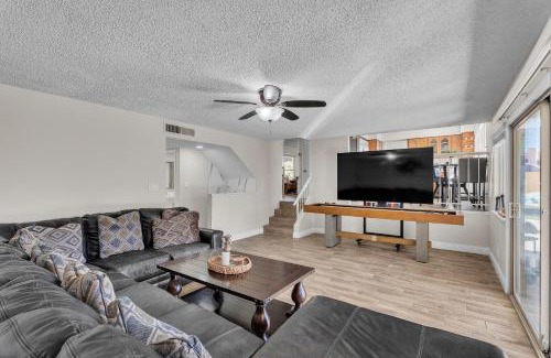 Las Vegas Casa | Strip-side Villa Pool, Mini Golf, Casino games