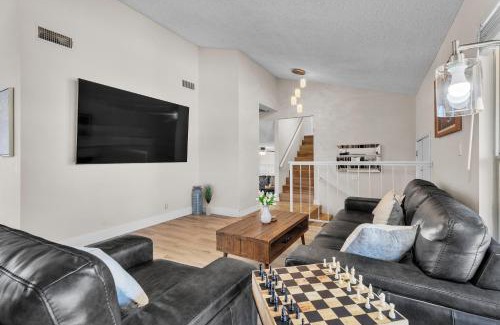 Las Vegas Casa | Strip-side Villa Pool, Mini Golf, Casino games