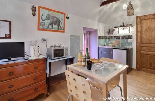 Gouezec Apartamento | Stroll along the Nantes Brest Canal