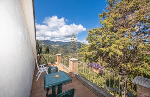 Patti Apartamento | Habitación 'Stromboli' con terraza compartida, jardín común y aire acondicionado