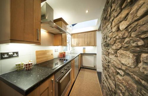 Milton Of Buchanan Casa | Stuc an t Sagairt Cottage , Loch Lomond