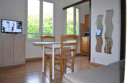 Amelie-les-Bains-Palalda Apartamento | Studio à 100 mètres des thermes vue sur montagne.
