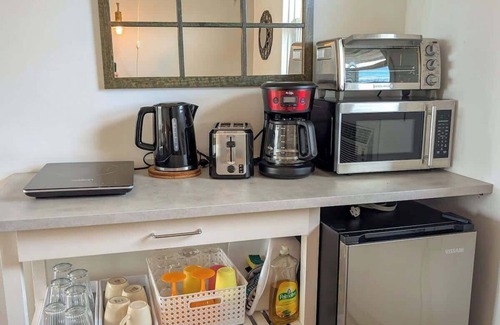 Ste Anne de Beaupre Apartamento | Studio 17 | 2 Min Waterfront | BBQ & Fireplace