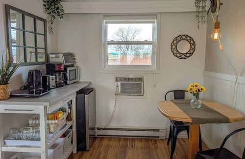 Ste Anne de Beaupre Apartamento | Studio 17 | 2 Min Waterfront | BBQ & Fireplace