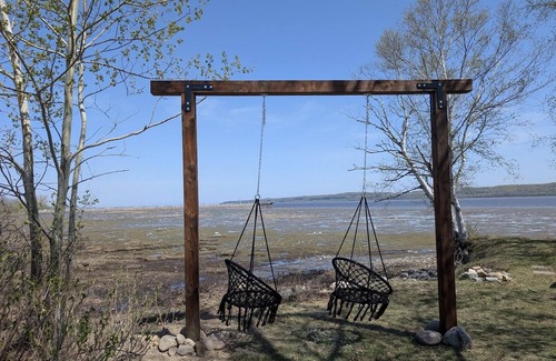Ste Anne de Beaupre Apartamento | Studio 17 | 2 Min Waterfront | BBQ & Fireplace