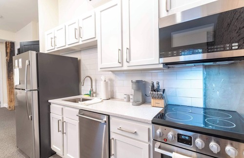 Frankfort Hotel | Studio, 1 Queen Bed at The St. Clair