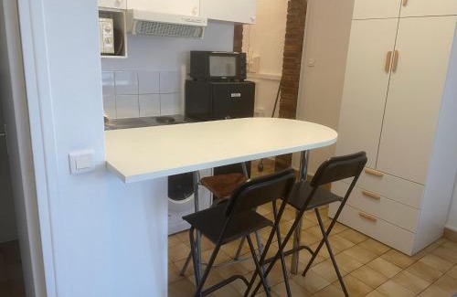 Colombes Apartamento | Studio 20m2 Ground Floor street