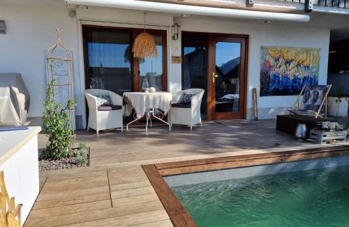 Neuffen Apartamento | Studio 22, Terrasse,Pool,Sauna,Ofen