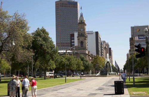 Adelaide Central Business District Apartamento | Studio 312 city ex hotel ensuite room with parking