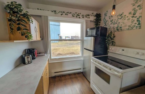 Ste Anne de Beaupre Apartamento | Studio 5 | 2 Min Waterfront | BBQ & Fireplace