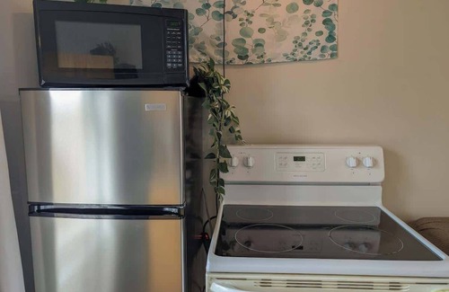 Ste Anne de Beaupre Apartamento | Studio 5 | 2 Min Waterfront | BBQ & Fireplace