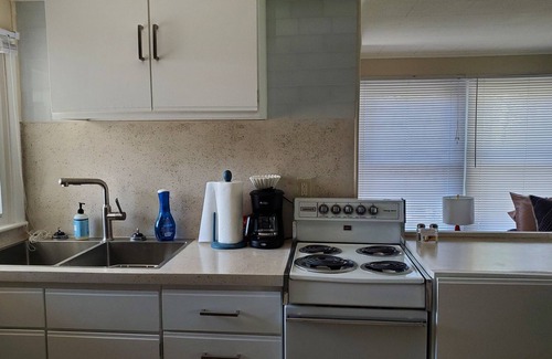 Beachwood-Bluffton Apartamento | Studio 5 min walk to the beach.... Lake Michigan and/or Muskegon Lake.