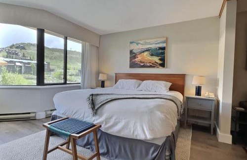 Crested Butte Casa | Studio 518 at Perfect Location with Pool and Hot Tub
