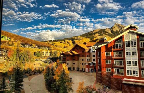 Crested Butte Casa | Studio 565 Perfect Location with Pool and Hot Tub