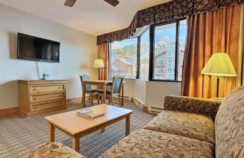 Crested Butte Casa | Studio 565 Perfect Location with Pool and Hot Tub