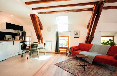 Aix-les-Bains City Center Apartamento | Studio 6 in city center with parking