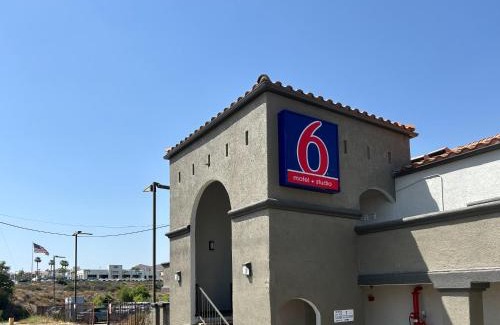 Lake Elsinore Hotel | Studio 6 Lake Elsinore, CA