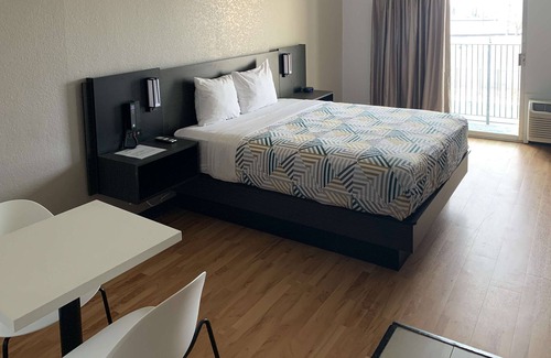 Highlands Hotel | Studio 6 Lincoln, NE - Airport