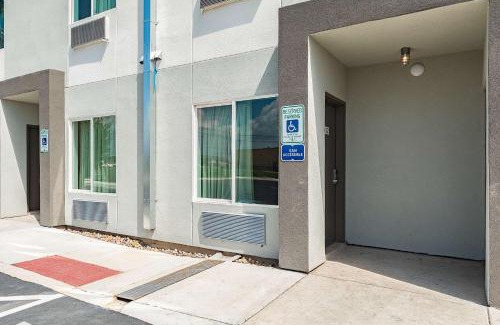 New Braunfels Hotel | Studio 6 New Braunfels, Tx