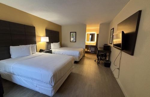 Paw Creek Hotel | Studio 6 Suites Charlotte, NC Northlake