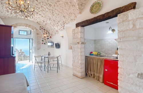Monte Sant'Angelo Apartamento | Estudio 'Al Torrione 2' con vistas al mar y aire acondicionado