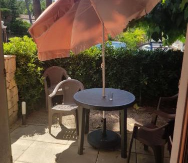 Mouans-Sartoux Apartamento | Studio Albatros en RDJ avec Terrasse, Parking privé, Piscine, proche Golf St Donat